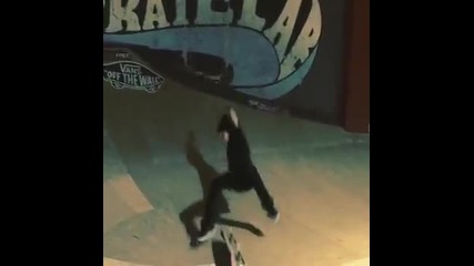 Justin Bieber - Instagram video -always get up when u get knocked down-