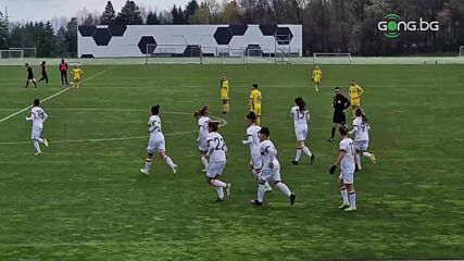 България вече води с 3:0 на Литва след гол на Катрин Караджова