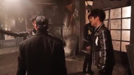 Cross Gene Black or white ( Makingbehind the scene )