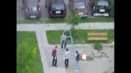 180 градуса и се чупи люлката 