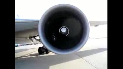 Започване на двигател на Бонг 767 - 300 (boeing 767 - 300)
