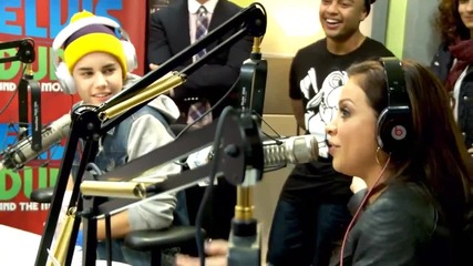 Justin говори за Selena в интервю с Elvis Duran