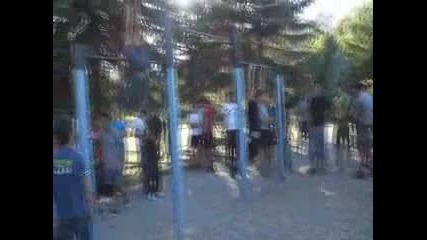 Лудият коментатор в Перник