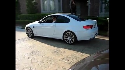 Sounds of a 2008 (e92) M3 idling and revving 