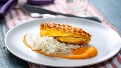Бон Апети | Пиле с маслен ориз и пюре от моркови