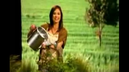 Miley Cyrus - Friends For Change 2. Disney Channel Crew.(may - 2009) 