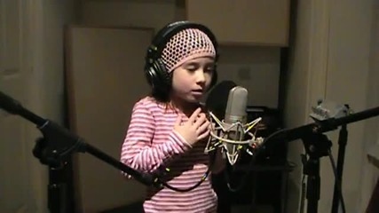 7-годишно момиче пее химна на Сащ! -и то как!?