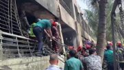 Най-малко 19 са загинали след удар на учебен самолет на бангладешките ВВС в училище в Дака