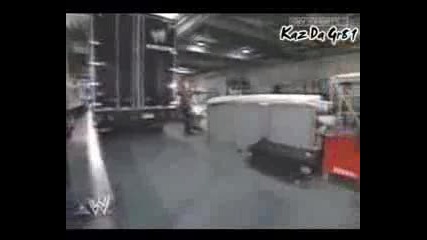 Triple H бяга от Kevin Nash Hq 