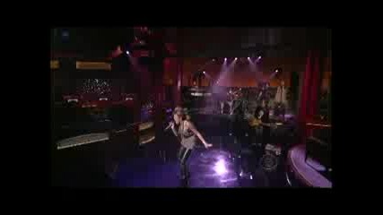 Miley Cyrus sin Canbe tamed live 2011