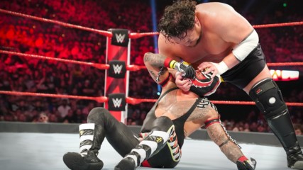 Rey Mysterio vs. Samoa Joe: Raw, April 29, 2019