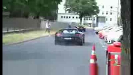 Porsche Carrera Gt drifting