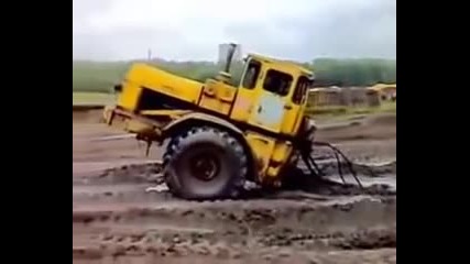 Руските трактори " Умират Трудно "