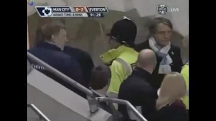 Roberto Mancini удря David Moyes Man City vs Everton 0 - 2 