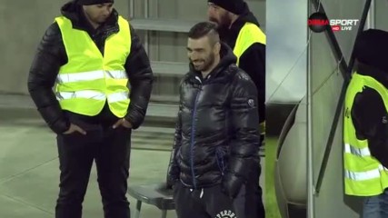 Владо Стоянов в добро настроение по време на битката с Берое