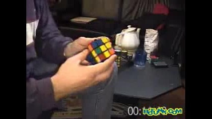 Нареждане на кубче рубик за 17 секунди 
