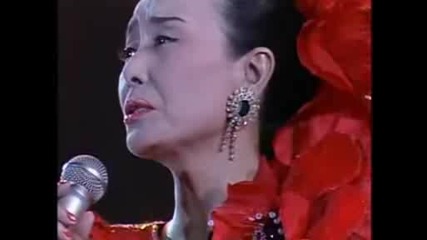 Misora Hibari sings Kanashii sake