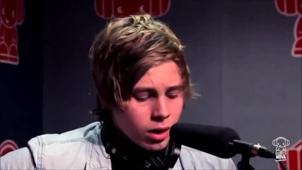Luke Hemmings - Best vocals