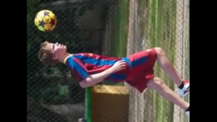 Justin Bieber играе футбол в Испания