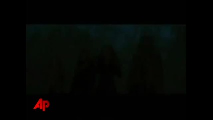 Kristen & Taylor on Breaking Dawn in Two Movies 