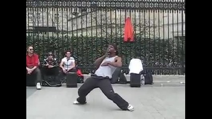 Смешен Негър Танцува в Париж