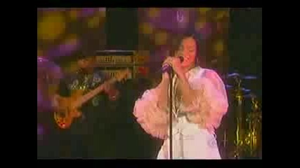 Rihanna - Umbrella Live On The View