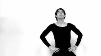 Joe Jonas Dances to Single Ladies 