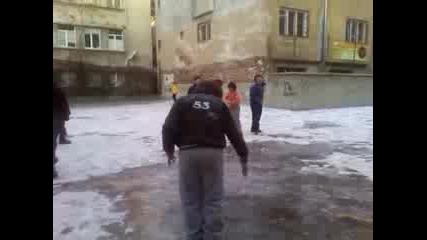 ледена пързалка-4б клас
