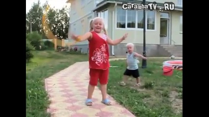 Опасен номер с обръч * Смях *