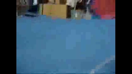 Мацка Се Засилва И Се Удря