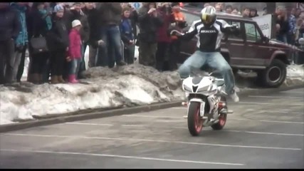 Stuntfighters in motoshow Momo 2011 f4v