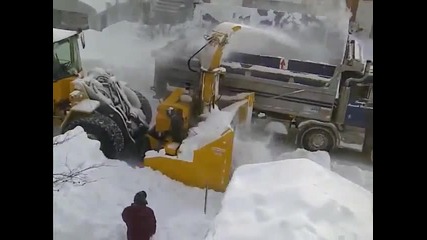 Как чистят сняг в Канада