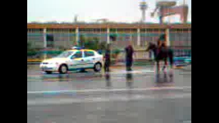 Пиян жокей на Аспарухов мост