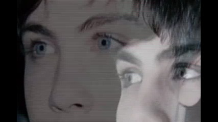 I live to make Logan Lerman fr3e ^.^ 