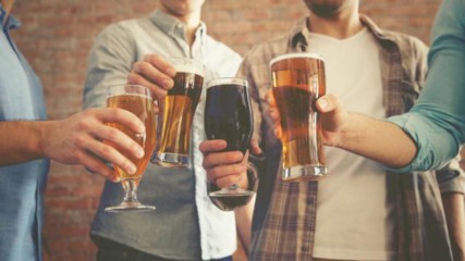 За колко бири стига заплатата в различни европейски страни