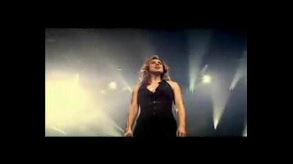 Lara Fabian разплакана от публиката на концерт - Je t aime 