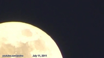 Гледайте! Нещо се движи на луната 2 Update More Ufos Near the Surface of the Moon July 11 2011