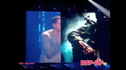 Eminem & Rihanna Perform Live in Los Angeles 