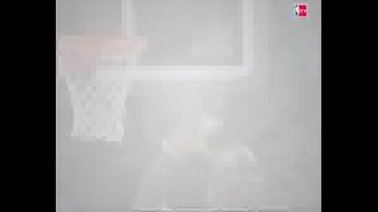 Kg Hangs Banks In The Circus Shot