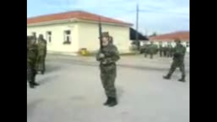 Трикове с бойно оръжие 