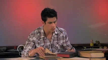 Wizards of Waverly Place - Ghost Room-mate