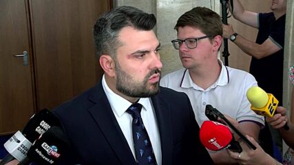 Георг Георгиев за подписването на Киевската декларация: Тази тежка политическа шизофрения застрашава устоите на българския автор