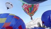 УНИКАЛНА ГЛЕДКА: Десетки балони полетяха в небето над Швейцарските Алпи (ВИДЕО)