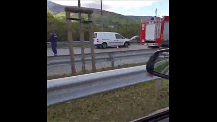 Лек автомобил се преобърна на пътя между Драгалевци и Бояна