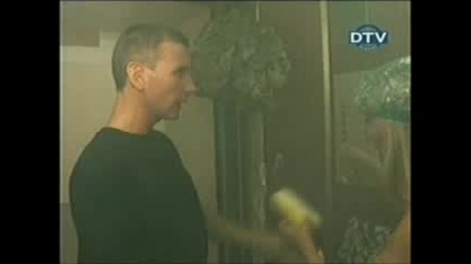 Скрита Камера - Душ В Асансьора