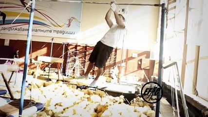 8 One arm pull ups [ Efc ]