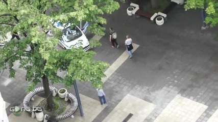 „ Само Локо “ пред хотела на Лудогорец, полицията започна проверки след хвърлена бомбичка