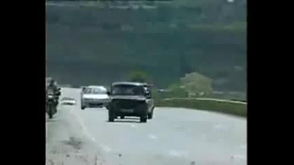 Саморазправа на полицаи с моторист