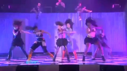 Willow Smith Performs Whip My Hair
