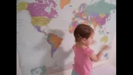 2 Годишно Момиченце - Работи С Карта